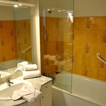 Le Provence 3* Маноск